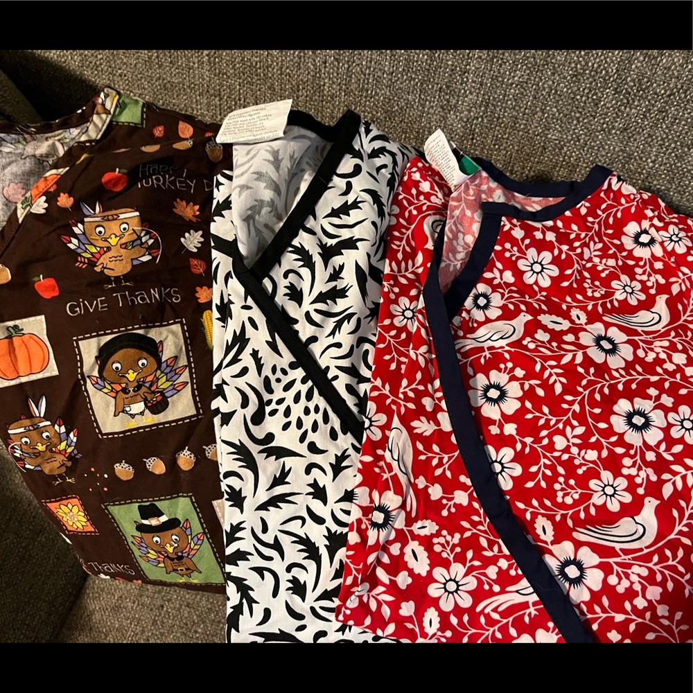 Super cute scrub tops only wore one time